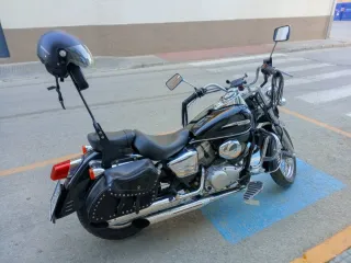 Honda Shadow Negra - Moto Cruiser