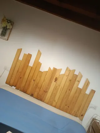 Cabecero de madera estilo rústico