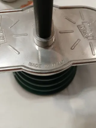 Macchina da caffè con 2 tazzine