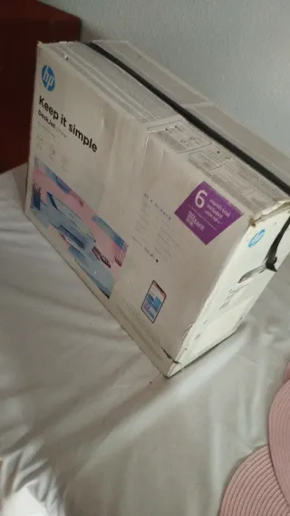 Impresora HP DeskJet en caja