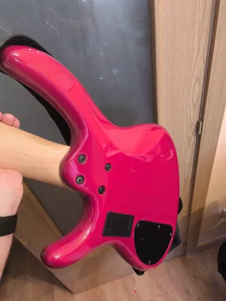 Bajo Cort Action V DLX 5 cuerdas (como nuevo)