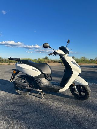 Peugeot Kesbee Scooter Blanca
