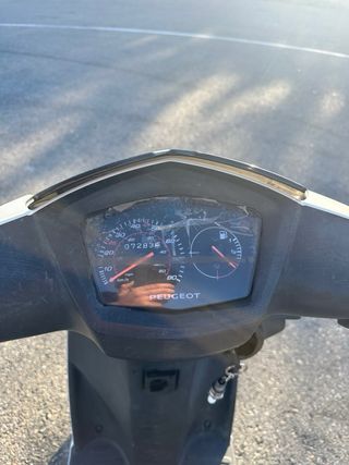 Peugeot Kesbee Scooter Blanca