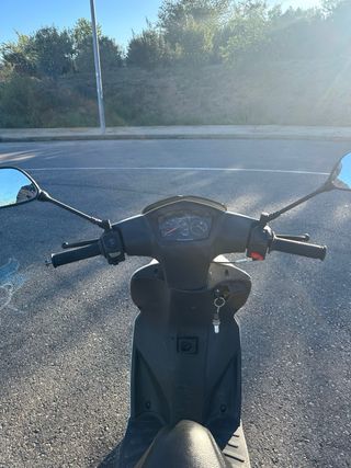 Peugeot Kesbee Scooter Blanca