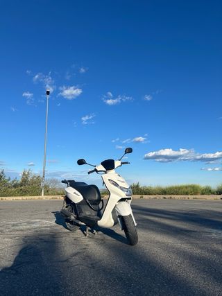 Peugeot Kesbee Scooter Blanca