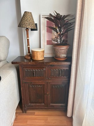 Mueble antiguo de madera