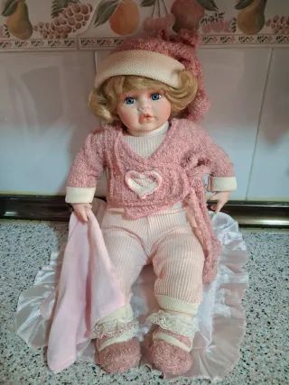 Muñecas de porcelana rosa