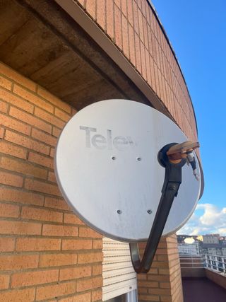 Se regala Antena parabólica Televes.
