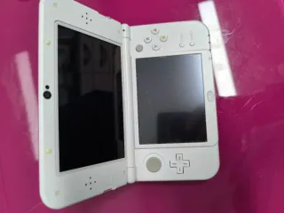 Nintendo 3DS XL Rosa e Bianca con Caricatore