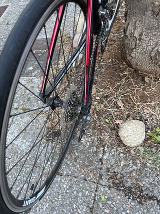 Bicicleta de carretera Giant Negra/Roja