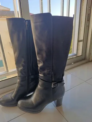 Botas altas negras