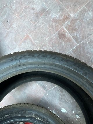 Neumáticos de invierno 225/45/18