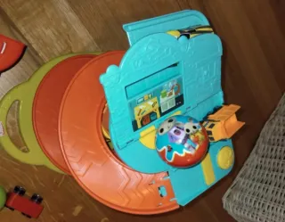 Set giochi macchinine e piste paw troll