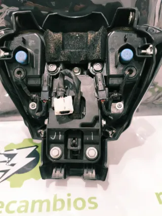 Faro delantero Yamaha MT07