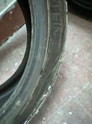 Neumáticos de coche 205/40/18
