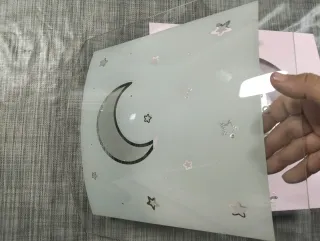 Plafón inf rosa lunas y estrellas brilla oscuridad
