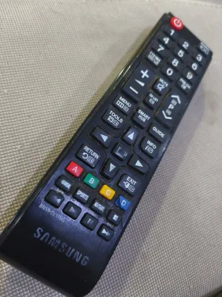 Televisión Samsung 40" 4K full HD con TDT