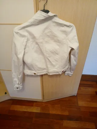 Cazadora vaquera Mint Velvet blanca