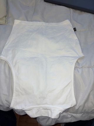 Chaleco Puma Blanco con Cremallera y Logo Rosa