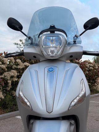 Piaggio Beverly 350 Sport Touring FULL EXTRAS