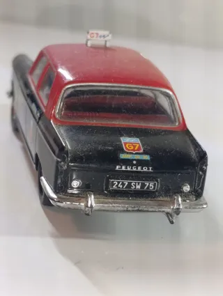 PEUGEOT 404 DE 1962 TAXI PARIS 1/43 ALTAYA