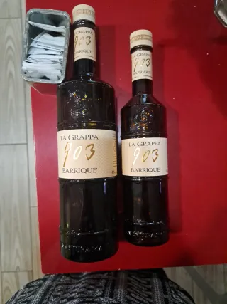 Bottiglie vuote da collezione Grappa 903 Barrique