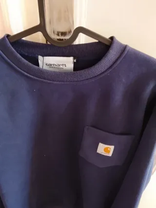 Sudadera Carhartt azul con bolsillo