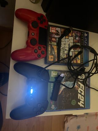 Mandos PS4 + Juegos 25€ por una cosa y dos 40€