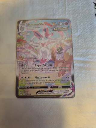 Carta Pokémon Sylveon VMAX 212/203