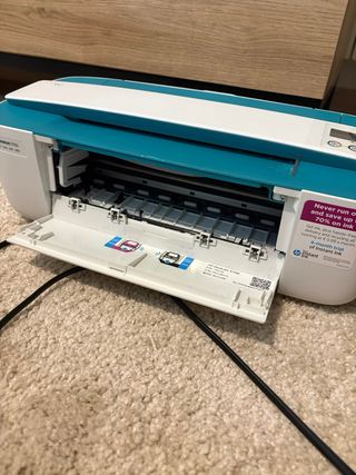 Impresora HP Todo en Uno Blanca y Azul