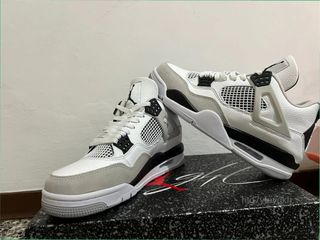 Air Jordan 4 Retro Military Black Talla 44