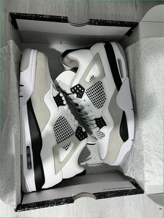 Air Jordan 4 Retro Military Black Talla 44