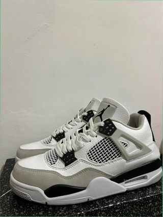 Air Jordan 4 Retro Military Black Talla 44