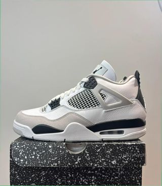 Air Jordan 4 Retro Military Black Talla 44