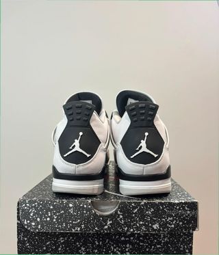 Air Jordan 4 Retro Military Black Talla 44
