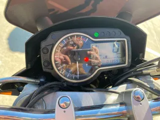 Moto Naked Negra