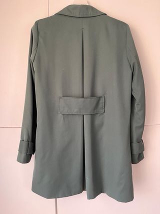 Gabardina corta verde