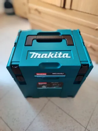 Makita Sierra Inmersion SP6000 y Caladora MEU029J