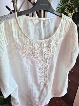 Blusa blanca de manga corta bordada Promod XL
