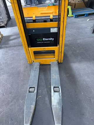 Apilador eléctrico EJC 10 Jungheinrich