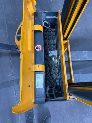 Apilador eléctrico EJC 10 Jungheinrich