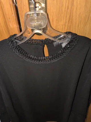 Blusa negra Primark con detalles