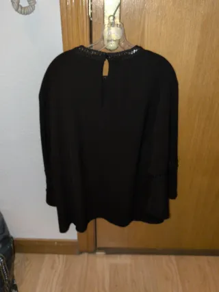 Blusa negra Primark con detalles
