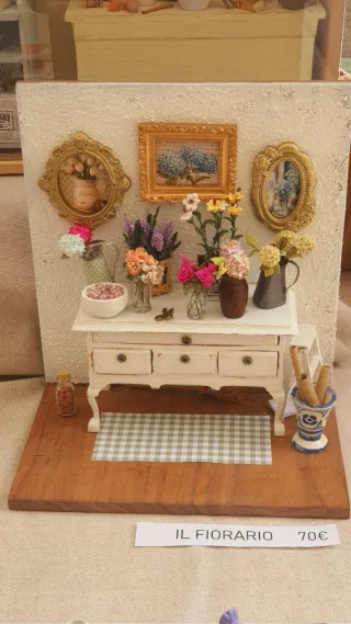 Miniatura casa bambole decorazioni floreali