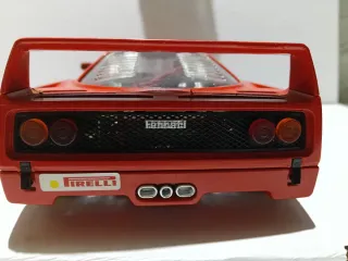 Ferrari F40 1/18