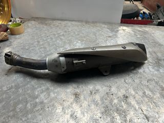 Escape izq Yamaha R1 2004-2006