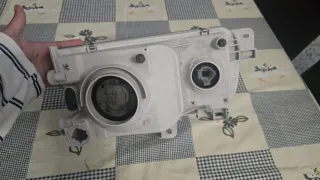 Faro delantero derecho Nissan serena