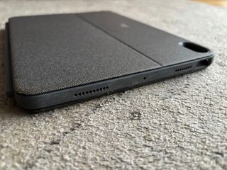 Logitech Combo Touch iPad Air 4/5 con trackpad