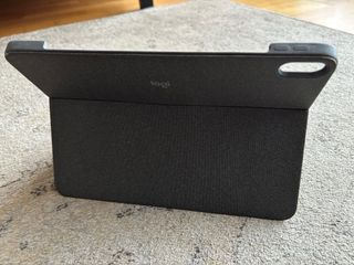 Logitech Combo Touch iPad Air 4/5 con trackpad