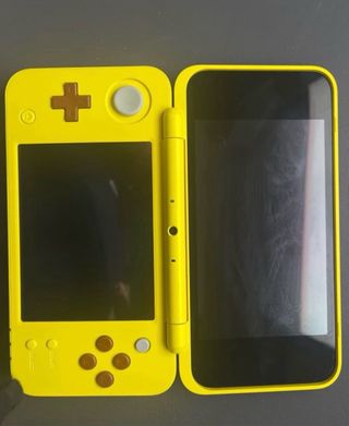 Nuovo Nintendo 2DS XL Edizione Pikachu